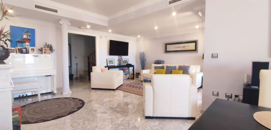 3 Bedroom Townhouse with a great location – Short term rent