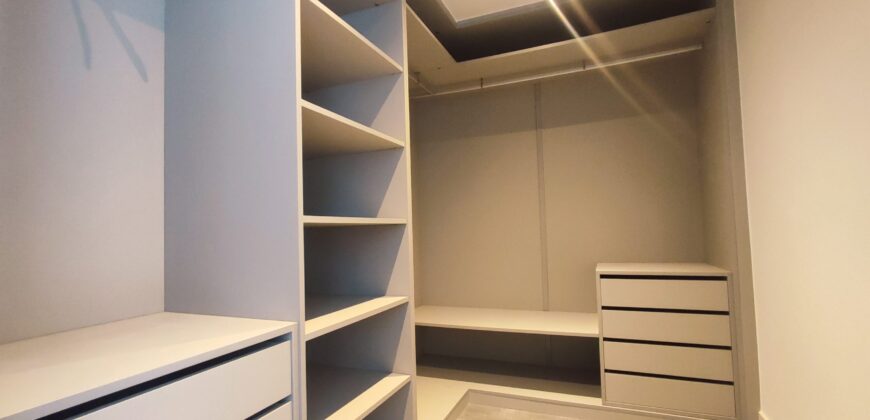 Modern unfurnished 3 bedroom garden apartment