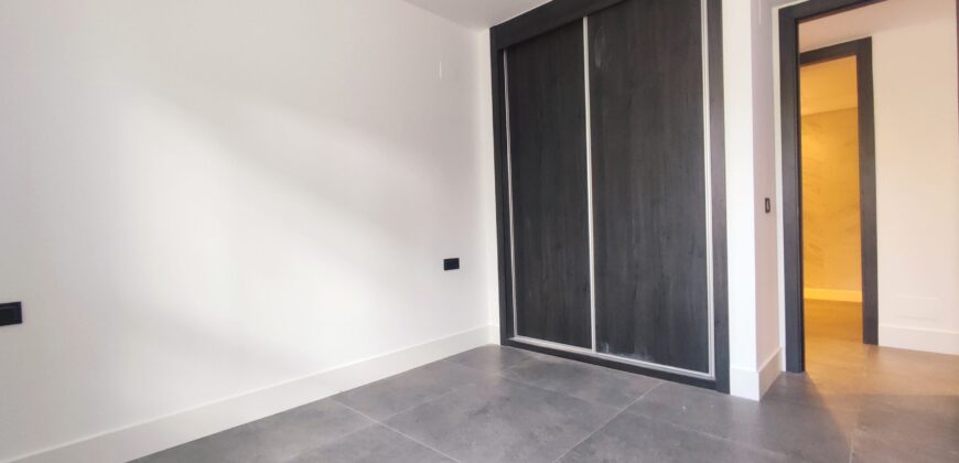 Modern unfurnished 3 bedroom garden apartment