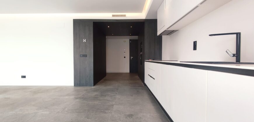Modern unfurnished 3 bedroom garden apartment