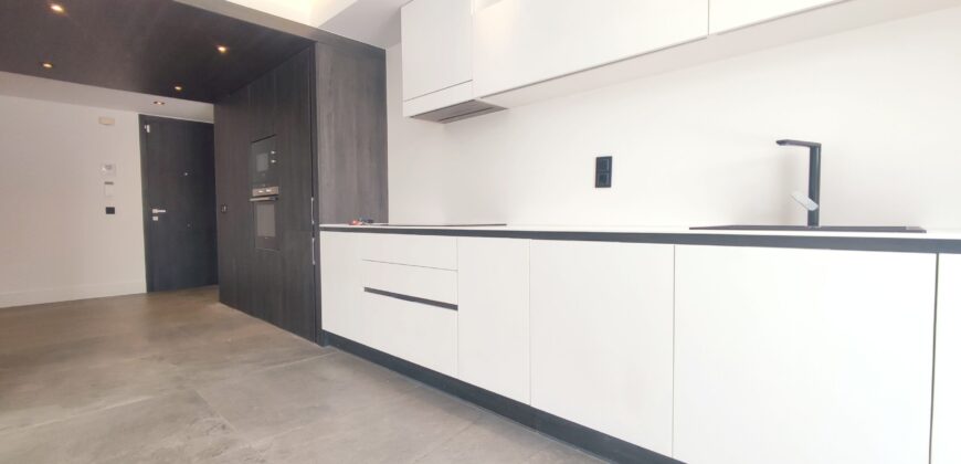 Modern unfurnished 3 bedroom garden apartment