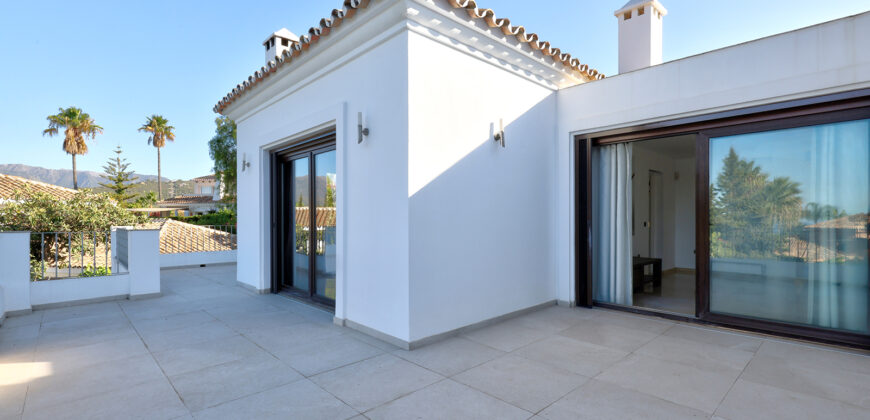 Elegant 5-Bedroom Villa with Private Pool in El Rosario, Marbella