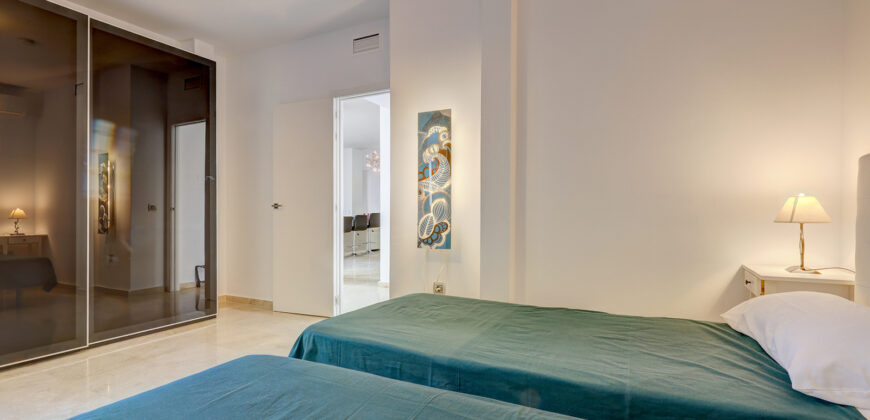Elegant 5-Bedroom Villa with Private Pool in El Rosario, Marbella