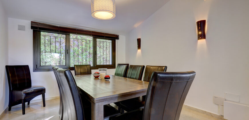 Elegant 5-Bedroom Villa with Private Pool in El Rosario, Marbella