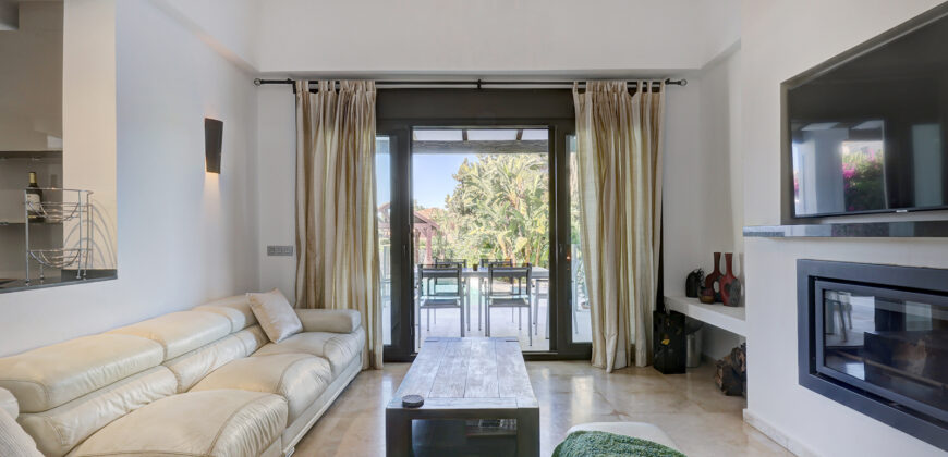 Elegant 5-Bedroom Villa with Private Pool in El Rosario, Marbella
