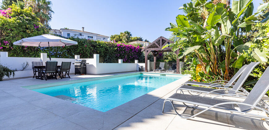 Elegant 5-Bedroom Villa with Private Pool in El Rosario, Marbella