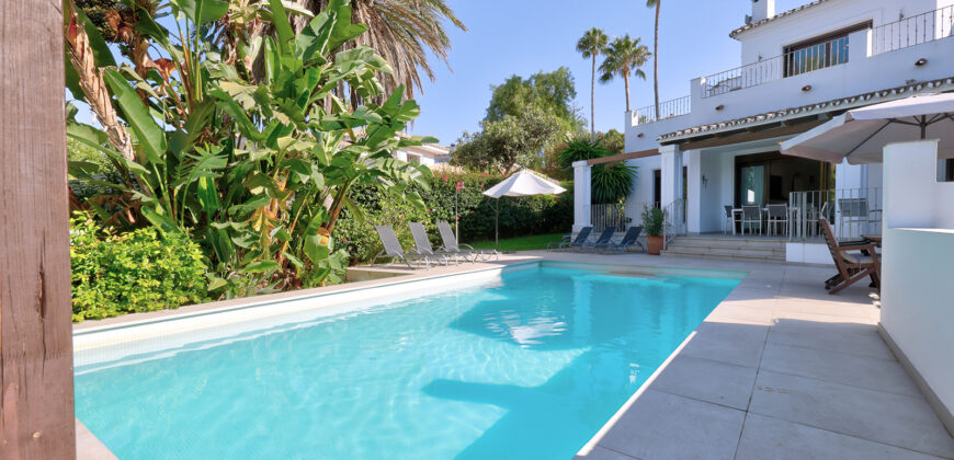 Elegant 5-Bedroom Villa with Private Pool in El Rosario, Marbella