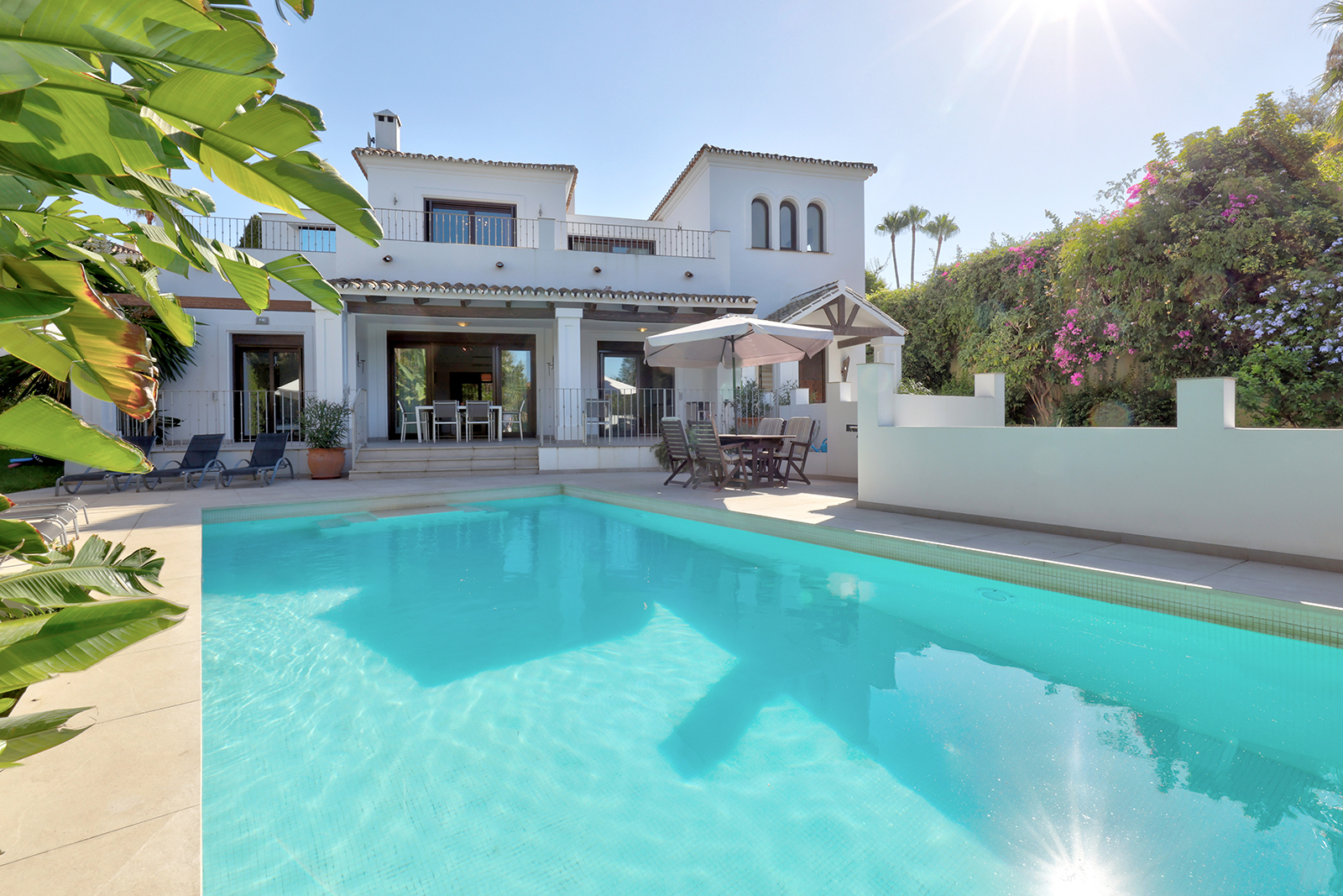 Elegant 5-Bedroom Villa with Private Pool in El Rosario, Marbella