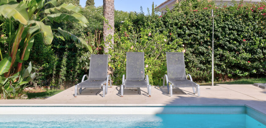 Elegant 5-Bedroom Villa with Private Pool in El Rosario, Marbella