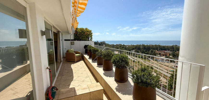 Elegant 3-Bedroom Duplex Penthouse with Private Rooftop Pool