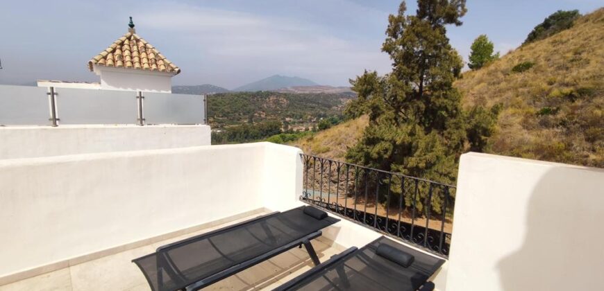 Modern 3 bedroom townhouse in Club Sierra, Marbella