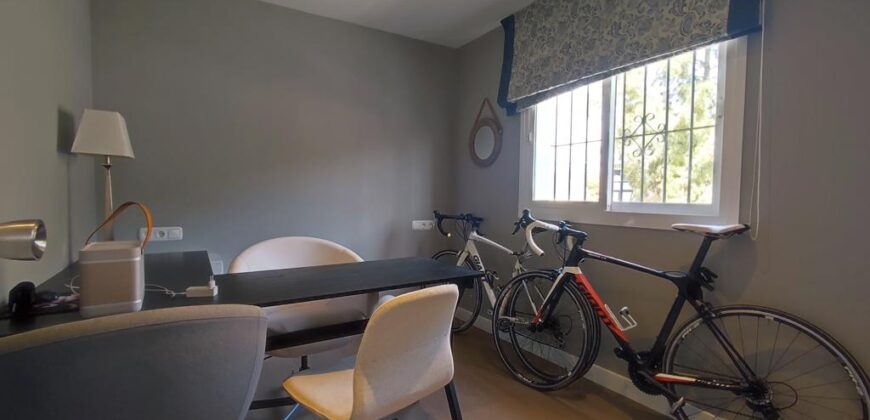 Modern 3 bedroom townhouse in Club Sierra, Marbella