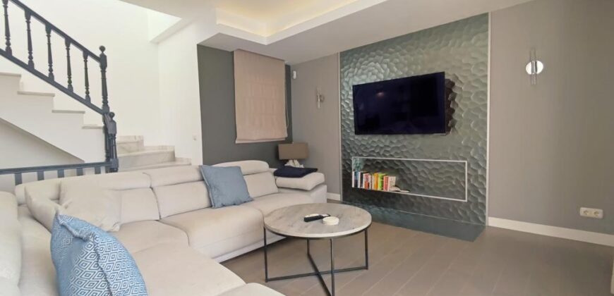 Modern 3 bedroom townhouse in Club Sierra, Marbella