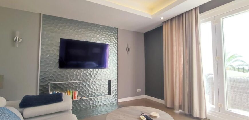 Modern 3 bedroom townhouse in Club Sierra, Marbella