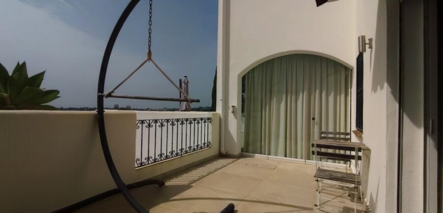 Modern 3 bedroom townhouse in Club Sierra, Marbella