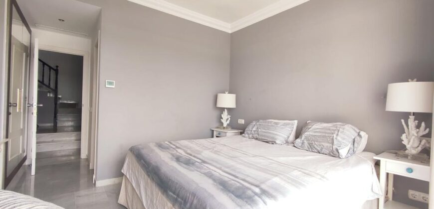 Modern 3 bedroom townhouse in Club Sierra, Marbella