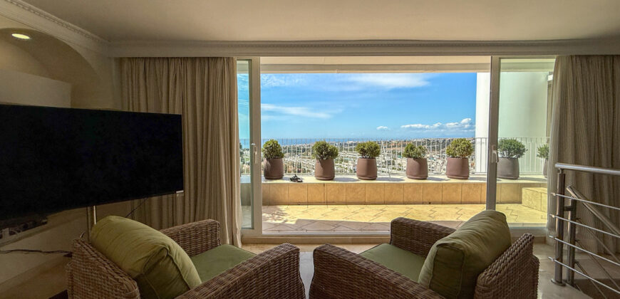 Elegant 3-Bedroom Duplex Penthouse with Private Rooftop Pool