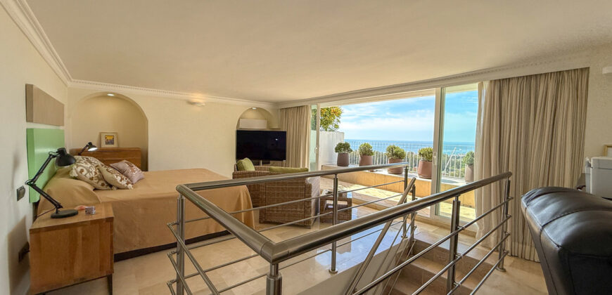 Elegant 3-Bedroom Duplex Penthouse with Private Rooftop Pool