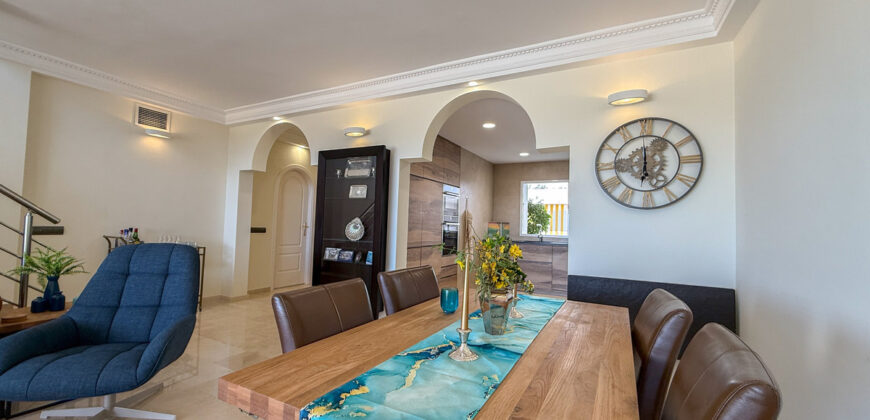 Elegant 3-Bedroom Duplex Penthouse with Private Rooftop Pool