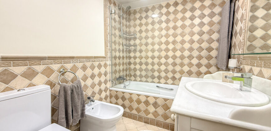 Elegant 3-Bedroom Duplex Penthouse with Private Rooftop Pool