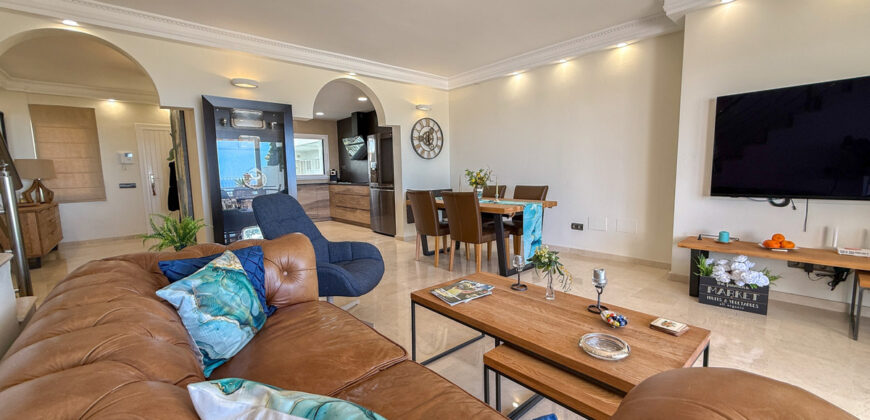 Elegant 3-Bedroom Duplex Penthouse with Private Rooftop Pool