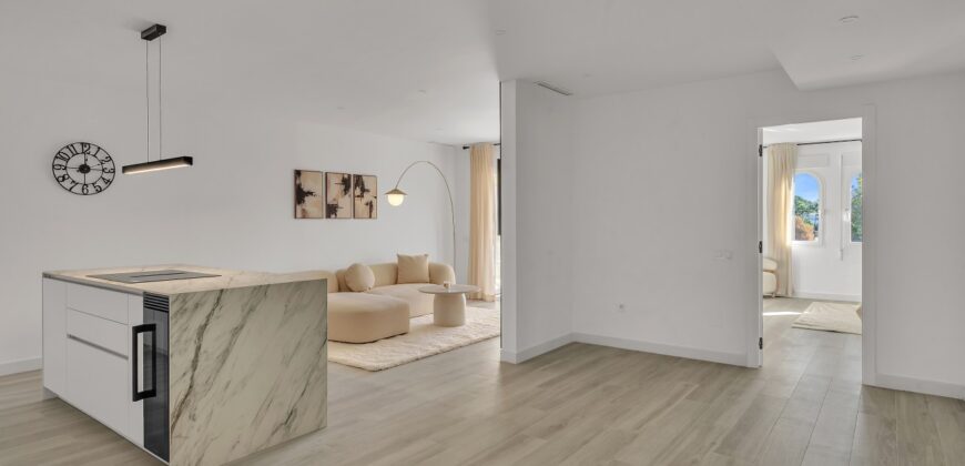 Luxury 3 Bedroom Apartment for Sale in Nueva Andalucía, Marbella