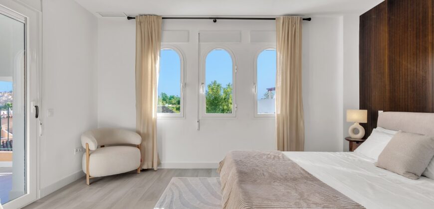 Luxury 3 Bedroom Apartment for Sale in Nueva Andalucía, Marbella