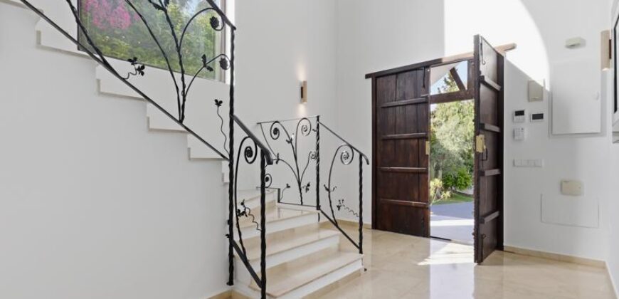 Luxury Refurbished Villa for Sale in El Rosario, Marbella