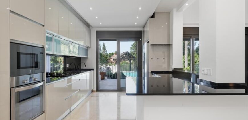 Luxury Refurbished Villa for Sale in El Rosario, Marbella