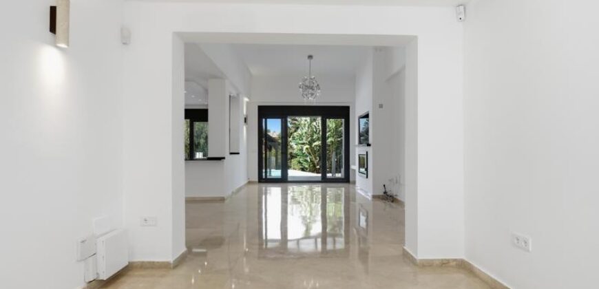 Luxury Refurbished Villa for Sale in El Rosario, Marbella